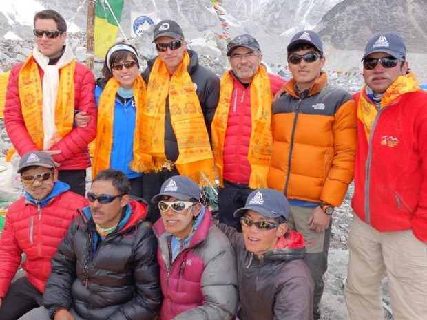 Expedio de montanhista brasileiro no Everest  cancelada