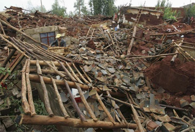 Sobe para 32 nmero de mortos em terremoto no sul da China 