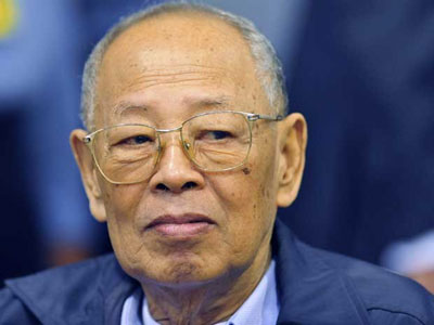 Morre lder do Khmer Vermelho julgado por genocdio no Camboja  