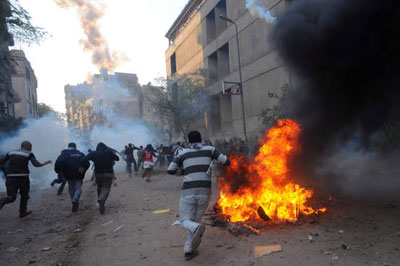 Governo egpcio demite-se aps manifestaes violentas