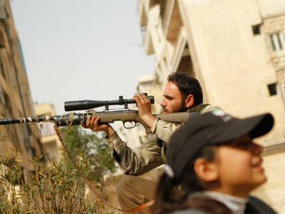Sria: lder rebelde diz que luta segue at Assad cair e pede armas  