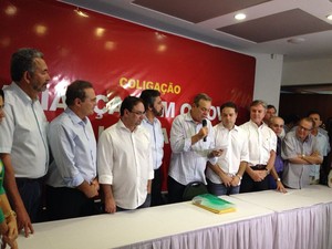 Coligao confirma 14 partidos para frente de oposio 