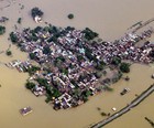 Chuvas causam inundaes e matam 180 na ndia e no Nepal