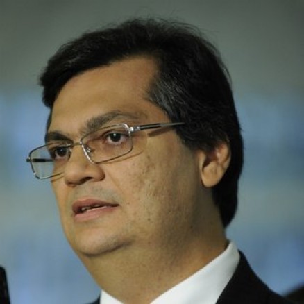 Corrupo na Petrobras pagou campanhas, diz governador eleit