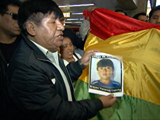 Corpo de Brayan chega  Bolvia para ser enterrado, diz consulado em SP