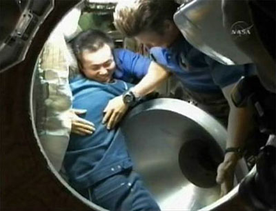 Nave Soyuz TMA-15 se acopla com sucesso  ISS