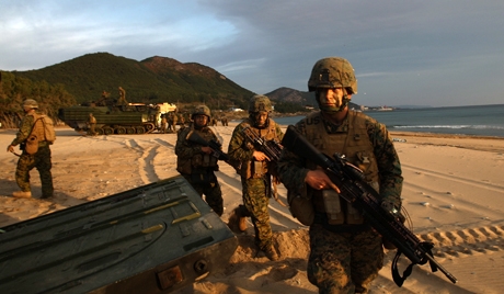China quer estreitar laos militares com Ir