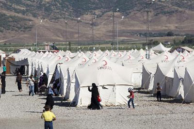 Mais de 100 mil srios j buscaram refgio nos pases vizinhos, diz ONU