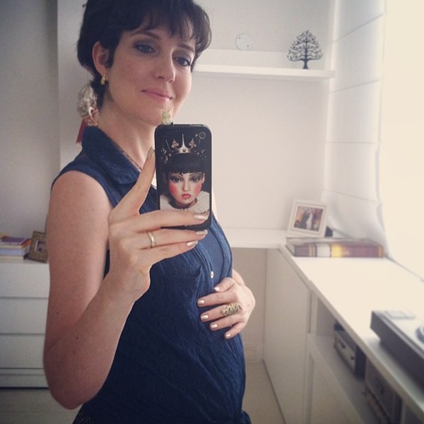 Larissa Maciel posta foto da barriga de 4 meses