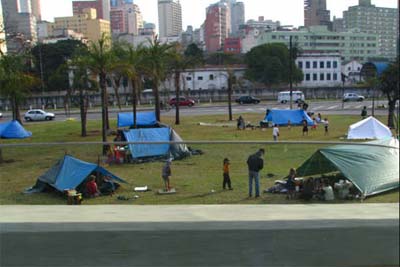 Ciganos acampam no Centro de SP