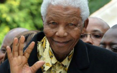 Nelson Mandela segue hospitalizado pelo terceiro dia  