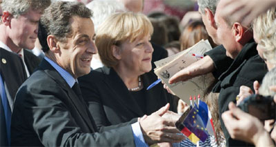 Sarkozy e Merkel inauguram monumento a Charles de Gaulle 