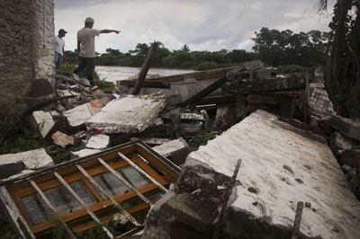 Tempestade tropical Isaac vai em direo ao Haiti e Repblica Dominicana
