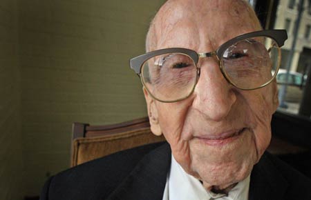 Morre aos 114 anos nos EUA o homem mais velho do mundo