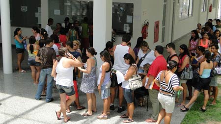 Mil e duzentos se cadastram para emprego na Prefeitura de Maratazes