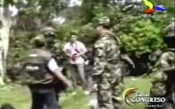 Colmbia divulga vdeo da operao que matou Reyes no Equado