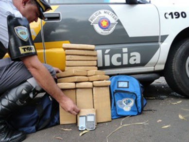 Homens so presos com quase 21 quilos de maconha em Pederneiras