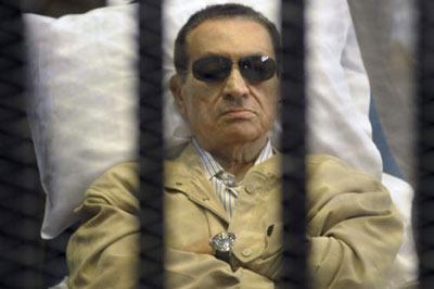 Julgamento de Mubarak ser retomado em 19 de outubro