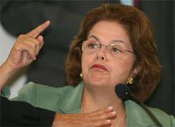 Dilma nega dossi anti-FHC 