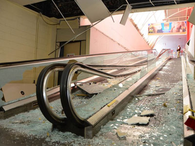 Caixas eletrnicos so explodidos em supermercado na BA, diz polcia  