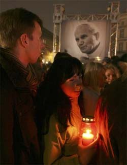 Poloneses lembram Joo Paulo II trs anos aps sua morte