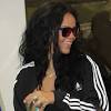 Anitta fura bloqueio de segurana para tietar Rihanna