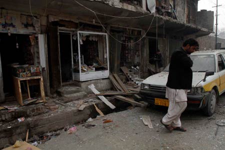 Afeganisto: oito mortos em exploso de veculo armadilhado