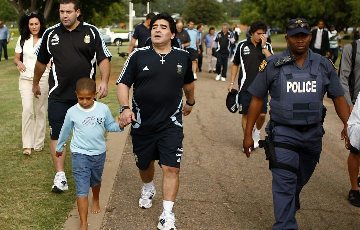 Maradona espera quebrar jejum de 24 anos da Argentina