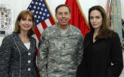 Angelina Jolie defende refugiados em misso no Iraque
