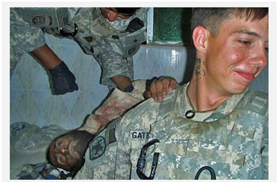 Secretrio dos EUA condena fotos de soldados com cadveres afegos