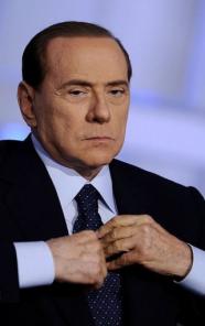 Berlusconi reconhece derrota em referendo 