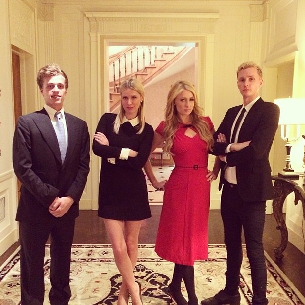 Paris Hilton posa com os irmos: 
