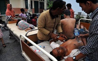 Nmero de mortos em terremoto de Sumatra chega a 27