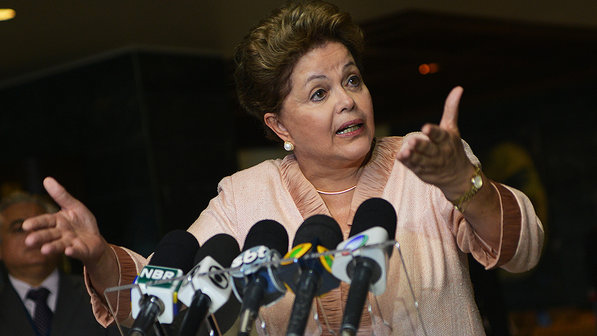 Dilma se irrita com vaias e diz que crticos 