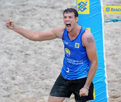 Fernando Magalhes tem ano vitorioso no vlei de praia.