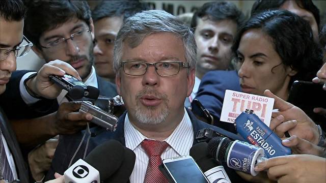 CPI mista faz acordo e evita chamar ministros, Palocci, Dilm