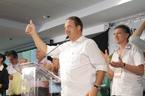 Campos busca eleitor lulista e PSB fala em romper com Acio 