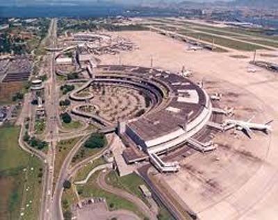 Rio: aerovirios fazem protesto no acesso ao aeroporto Tom Jobim