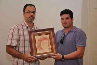Casa de Cultura Roberto Carlos recebe doao de quadro
