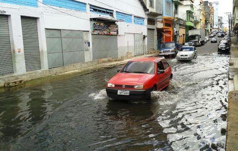 Manaus decreta emergncia por causa da cheia do Rio Negro