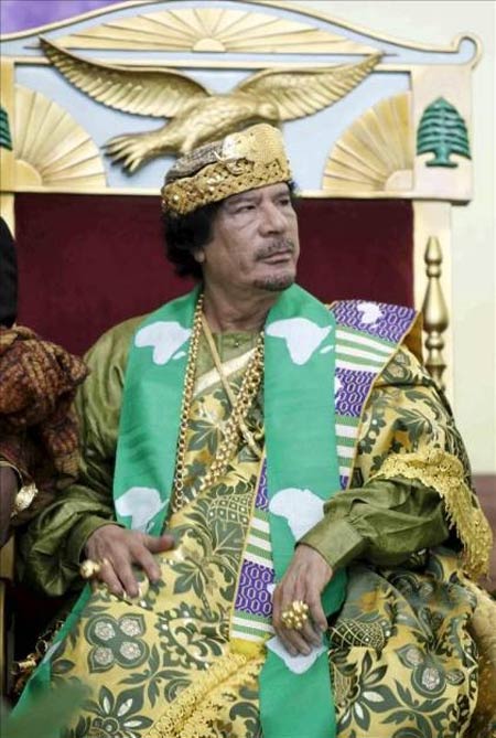 Kadafi envia mensagem a Obama aps retirada dos avies dos EUA