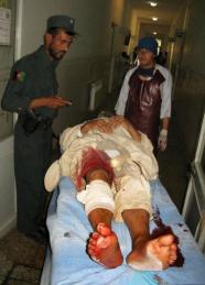 Trs policiais mortos em atentado no Afeganisto 