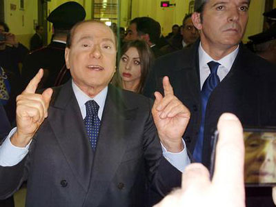 Tribunal italiano condena Berlusconi a 1 ano de priso  