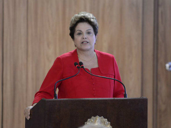 Dilma diz que no abre mo de direitos no FMI