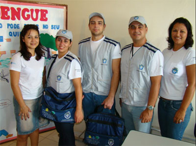 Agentes da dengue com novo uniforme 