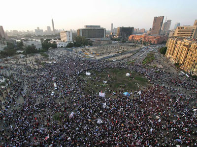Oposio diz que no deixar Tahrir at revogao do decreto de Mursi