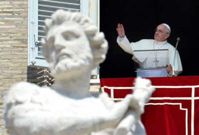 No Twitter, Papa Francisco faz apelo contra a guerra