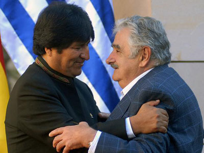 Morales e Mujica participaro de ato de solidariedade a Chvez  