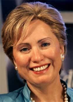 Campanha de Hillary arrecada US$ 10 milhes pela internet 