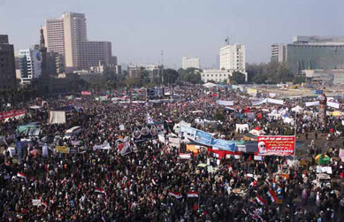 Milhares celebram na Praa Tahrir o aniversrio da revoluo no Egito